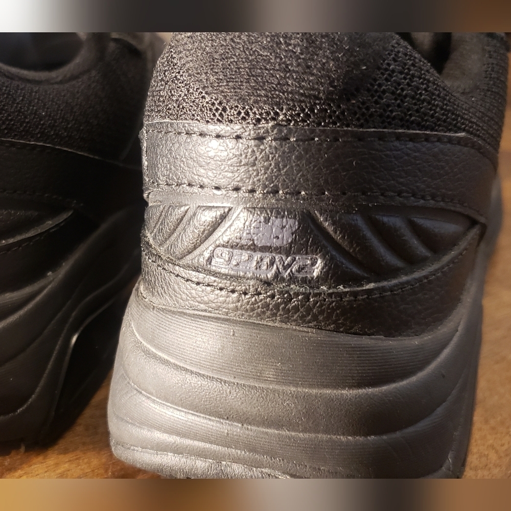 New Balance Black Athletic Shoes Size 8 - Picture 10 of 15